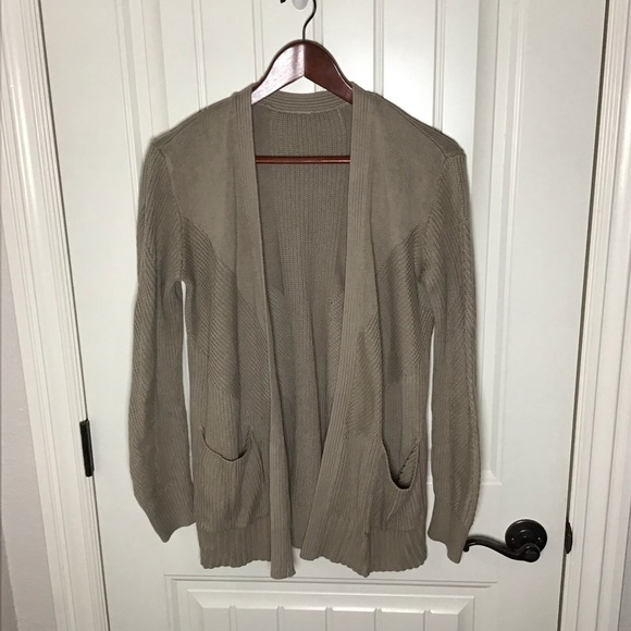 Lululemon Cotton Knit Textured Wrap in Heathered Trench. - Picture 2 of 10